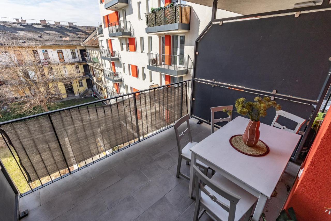 All You Need In Bp - Garage, Terraces, Aircon Budapeste Exterior foto