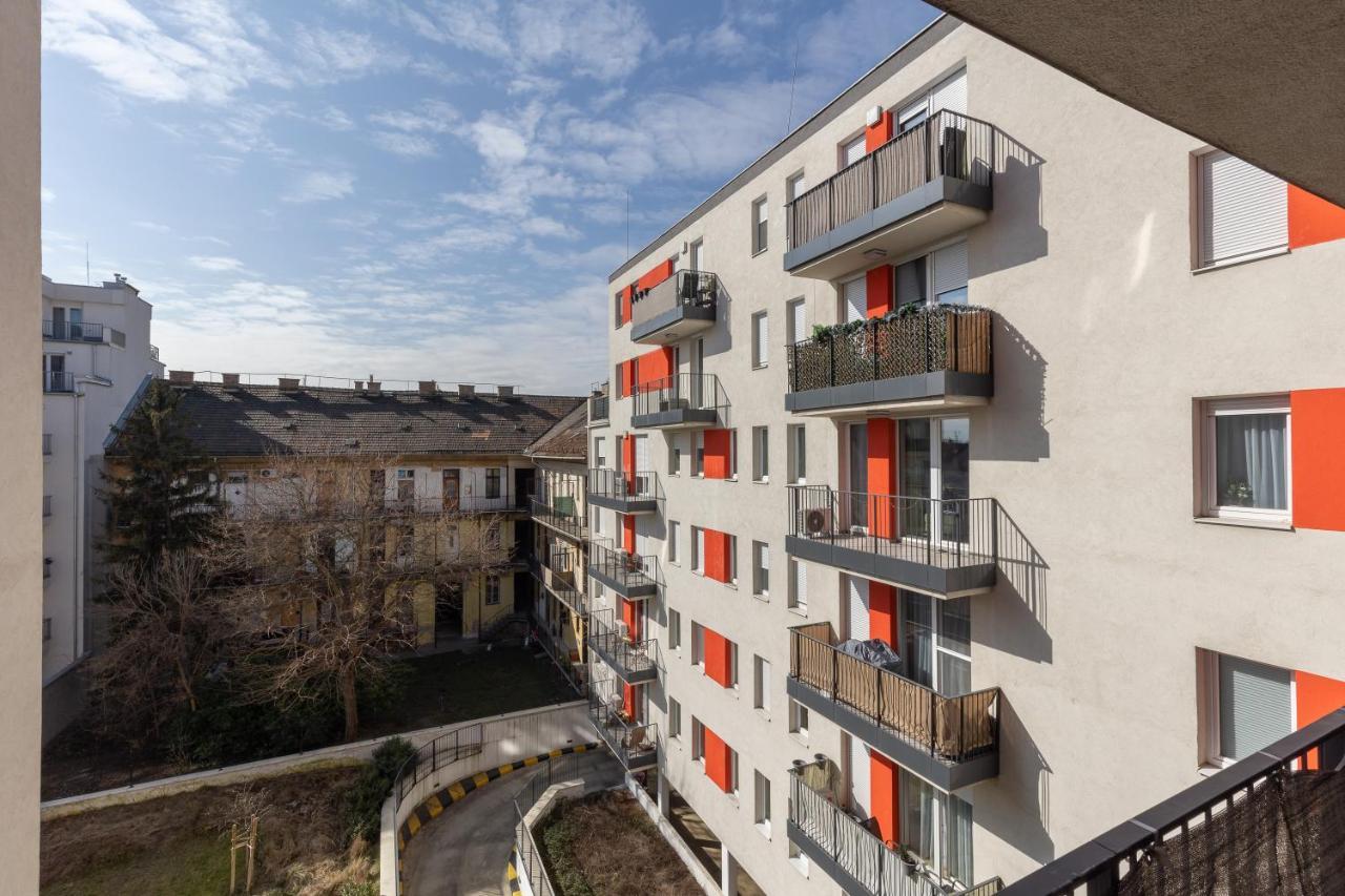 All You Need In Bp - Garage, Terraces, Aircon Budapeste Exterior foto