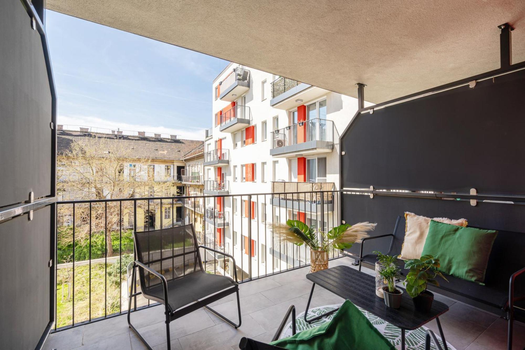 All You Need In Bp - Garage, Terraces, Aircon Budapeste Exterior foto